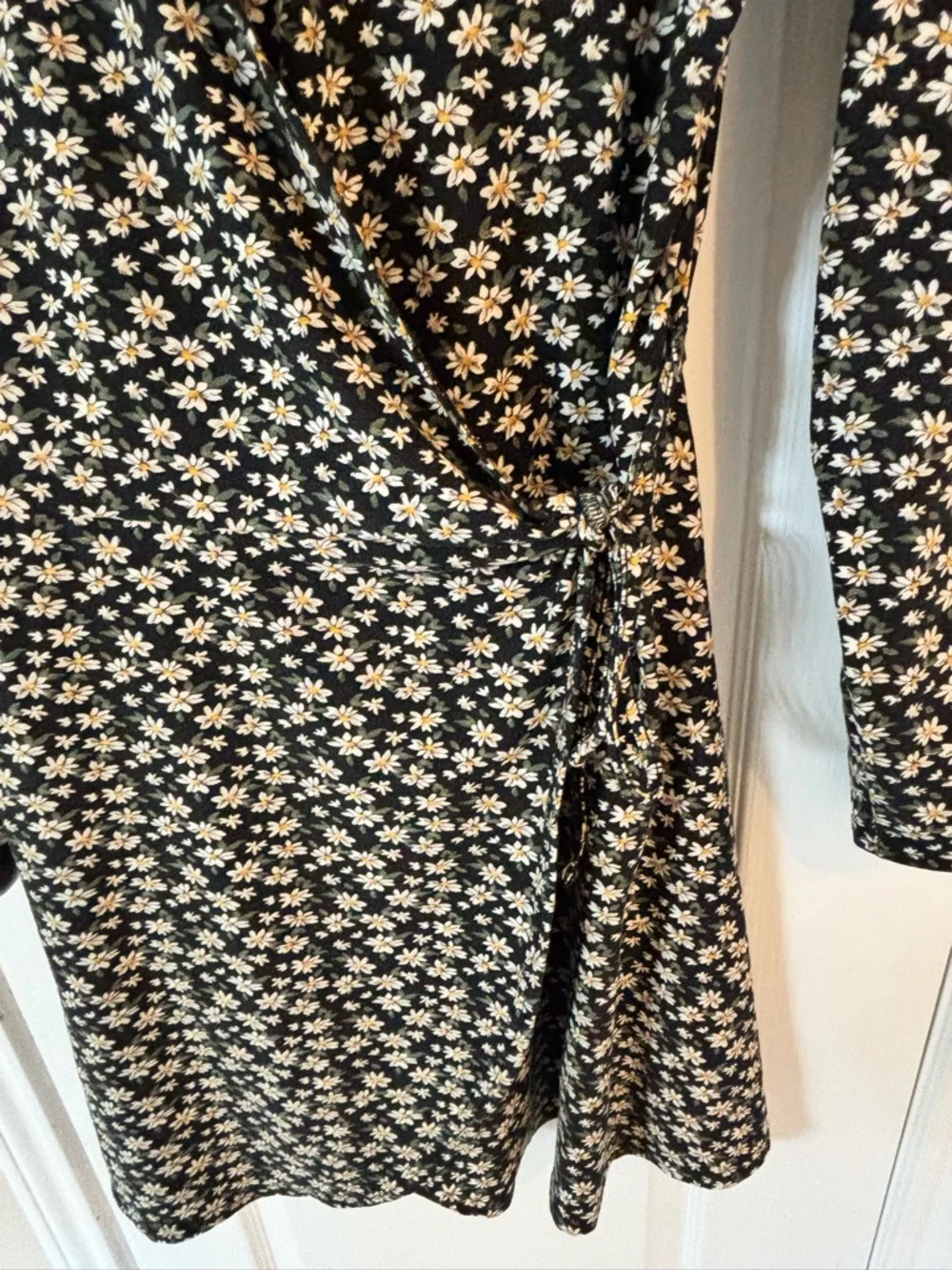 Hollister feminine wrap